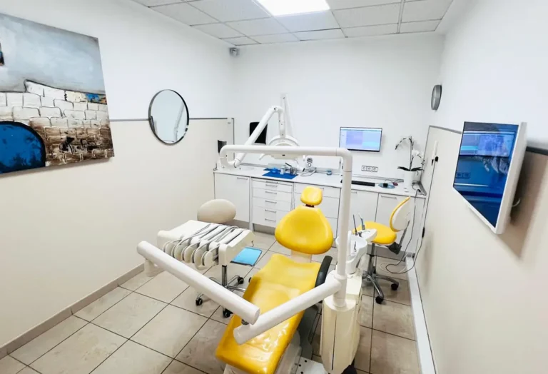 Equipos médicos de la clínica